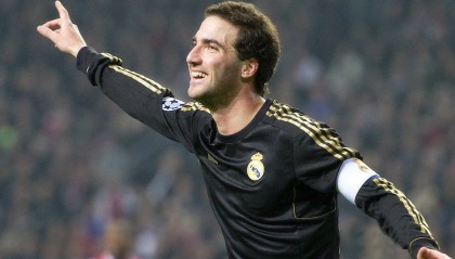 九游下载电脑版官网-美国反曲弓男队在世界大学生射箭锦标赛中获得金牌，男子反曲弓团体赛