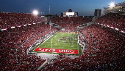 九游体育电竞-《Faker谈比赛经验：从新人到千万观众焦点》，faker接受采访