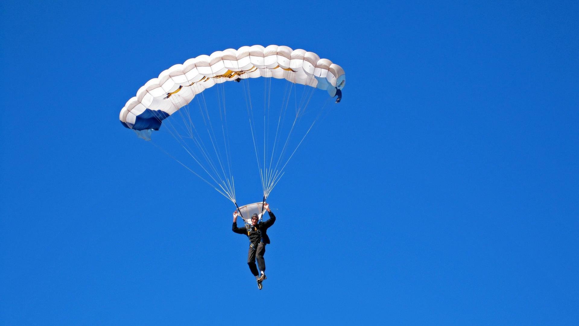 女子撑杆跳中国选手刷新全国纪录，女子撑杆跳2021最好成绩